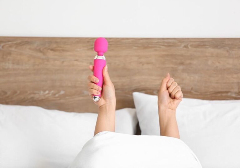 How To Charge Luna Personal Massager Vibratoy